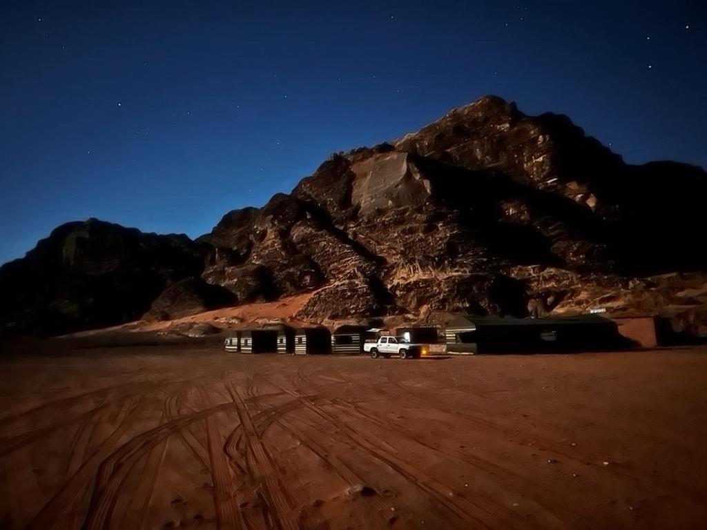 Wadi Rum Sky Tours&Camp Eksteriør billede